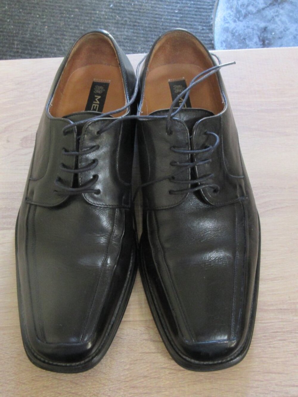 9 Wide mens black leather oxford Mezlan shoes 9W